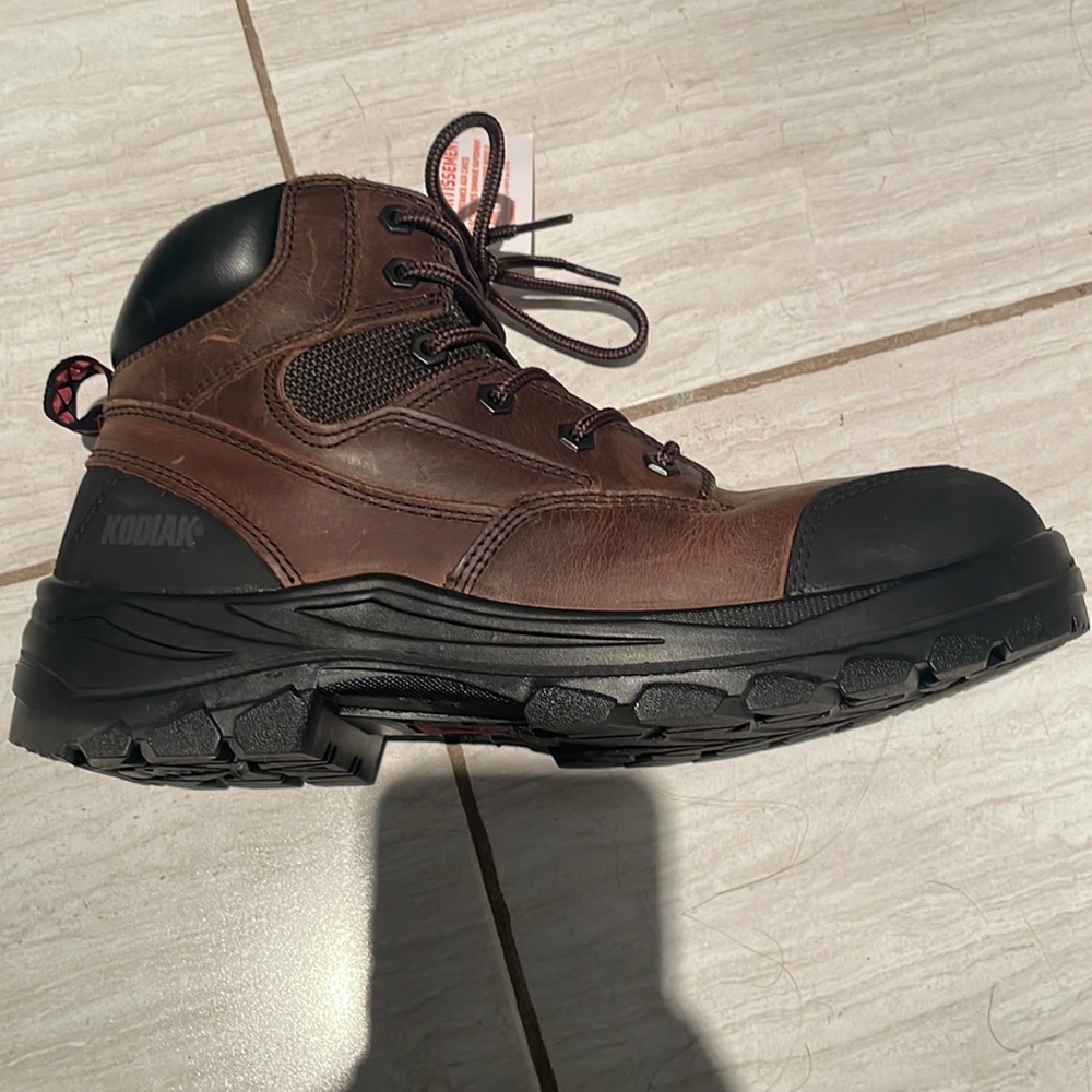 Kodiak 6-inch men's steel toe work boot. - Picture 3 of 11